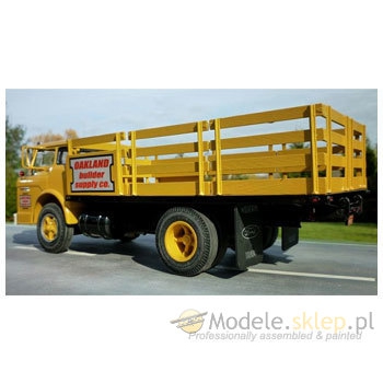 Model plastikowy AMT - Ciężarówka Ford C-600 Stake Bed