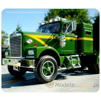 Model plastikowy AMT - Ciągnik siodłowy Diamond Reo Tractor