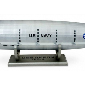 Model plastikowy - Sterowiec U.S.S. Akron / U.S.S. Macon Navy Blimp - AMT
