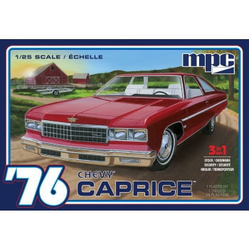 Plastikmodell – Auto 1976 Chevy Caprice mit Anhänger 2T 1:25 Auto – MPC963